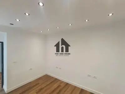 Negozio in vendita a Lulishtja Çajupi, Tirana, 31 m². Foto 3 di 3