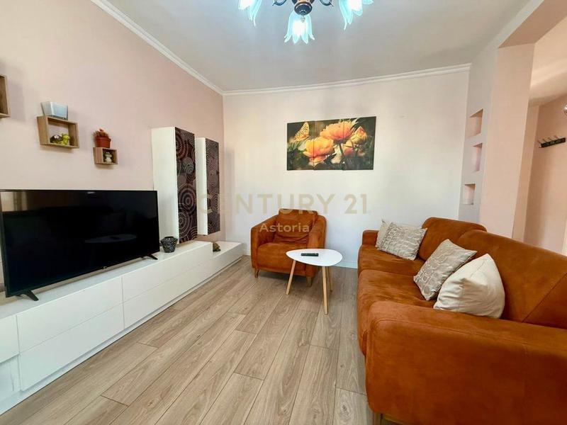 Apartament 2+1 me qera në Rruga Lidhja e Prizrenit, Tiranë, 65 m²