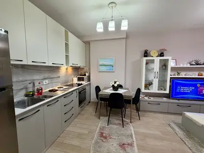 Apartament 2+1 me qera në Mondial Rooftop, Tiranë, 90 m². Foto 2 nga 12