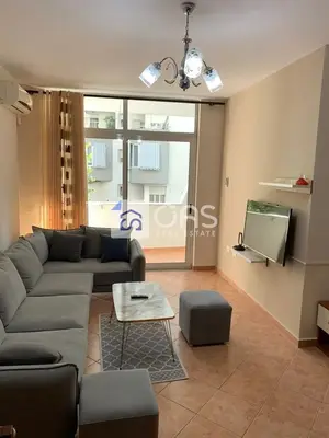 Apartament 2+1 me qera në Komuna e Parisit, Tiranë, 95 m². Foto 1 nga 4