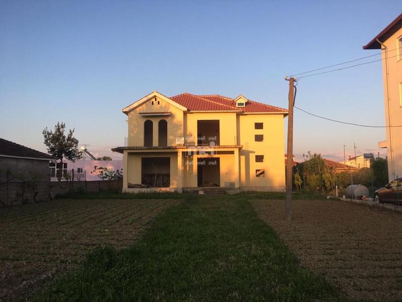 Casa indipendente in vendita a Sukth, Durazzo, 900 m²
