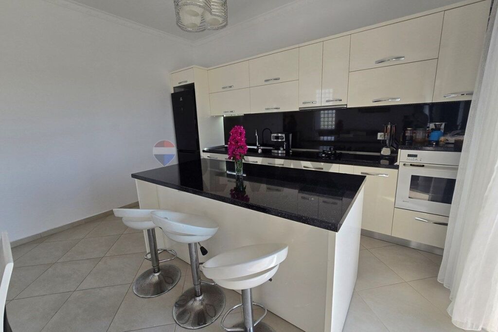 Villa for rent in Paskuqan, Kamëz, 231 m². Photo 3 of 3