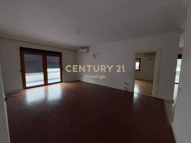 Ufficio in affitto a Tirana, 450 m². Foto 3 di 7