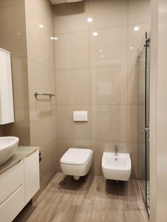 Apartament 1+1 me qera në Kompleksi Delijorgji, Tiranë, 76 m². Foto 5 nga 7