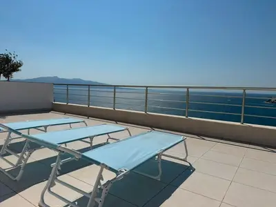 Penthouse for sale in Rruga Butrinti, Sarandë, 228 m². Photo 2 of 8
