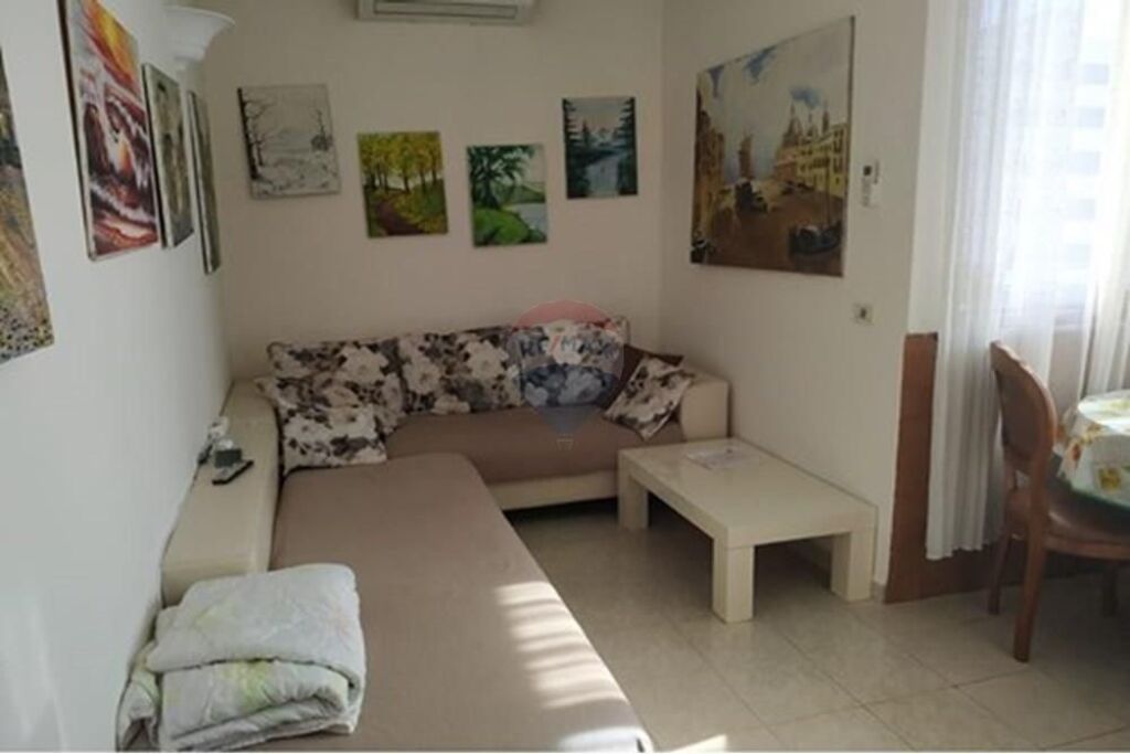 Apartment for sale in Rruga e Elbasanit, Tirana, 80 m²