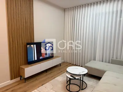Apartament 1+1 me qera në Liqeni i Thatë, Tiranë, 75 m². Foto 1 nga 7