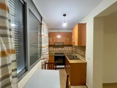 Apartament 1+1 me qera në Rruga Kongresi i Manastirit, Tiranë, 60 m². Foto 2 nga 8