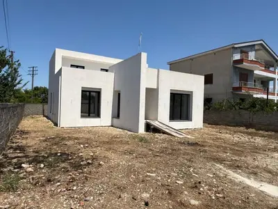 Shtëpi private në shitje në Sallmone, Durrës, 640 m². Foto 6 nga 12