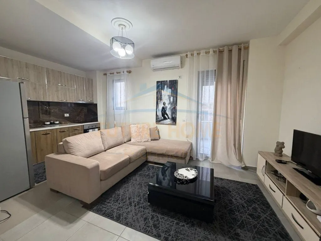 Apartment 1+1 for rent in Rruga Kumini, Durrës, 56 m². Photo 1 of 4