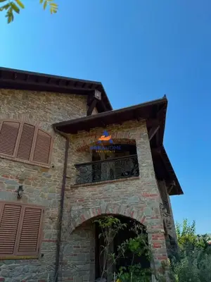Villa in affitto a Ndroq, Tirana, 320 m². Foto 2 di 10