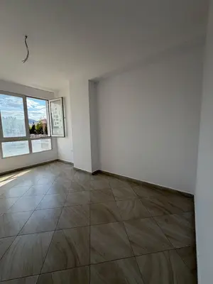 Apartament 1+1 në shitje në Rruga e Kavajës, Tiranë, 71 m². Foto 3 nga 7