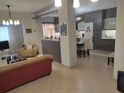 Appartamento in vendita a Rruga Dëshmorët e Pojskës, Pogradec, 145 m². Foto 5 di 9