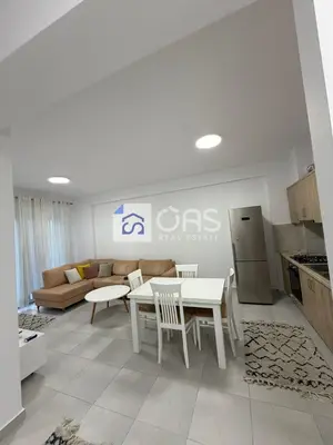 Apartament 2+1 me qera në Pallati me Shigjeta, Tiranë, 80 m². Foto 5 nga 7