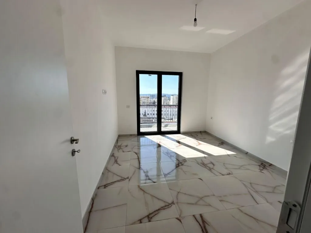 Ufficio in affitto a Posta qender, Tirana, 137 m². Foto 1 di 4