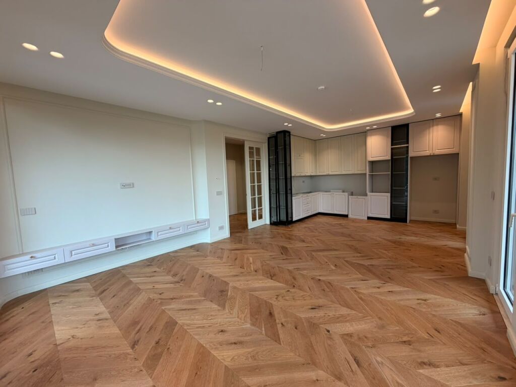Apartment 3+1 for sale in Komuna e Parisit, Tirana, 192 m². Photo 1 of 3