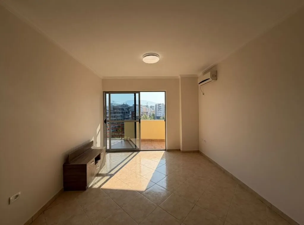 Apartament 2+1 me qera në Selitë, Tiranë, 98 m². Foto 1 nga 10
