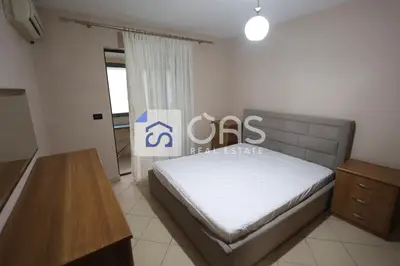 Apartament 2+1 me qera në Brryli, Tiranë, 80 m². Foto 2 nga 9
