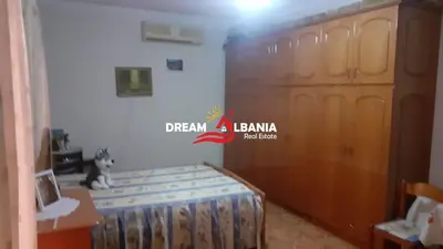 House 2+1 for sale in Lushnje prane Stadiumit, Lushnjë, 184 m². Photo 8 of 9