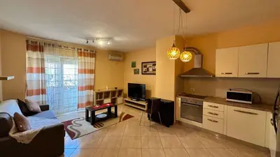 Apartament 1+1 me qera në Pazari i Ri, Tiranë, 68 m². Foto 3 nga 10
