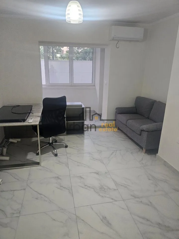 Apartament 1+1 në shitje në Bulevardi Bajram Curri, Tiranë, 55 m². Foto 1 nga 5