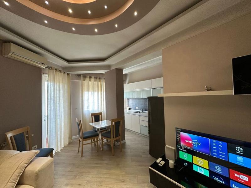 Apartament 1+1 me qera në Kristal Center, Tiranë, 65 m². Foto 3 nga 7