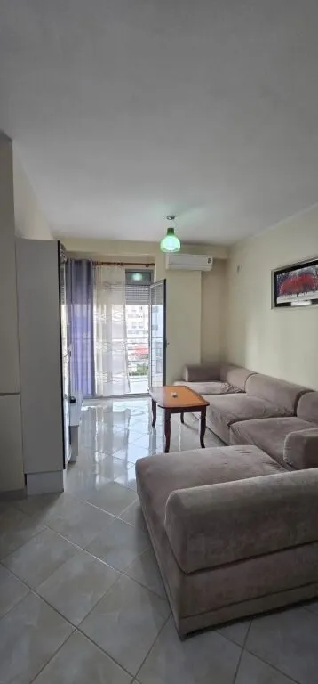 Apartament 1+1 në shitje në Kinostudio, Tiranë, 68 m². Foto 1 nga 7