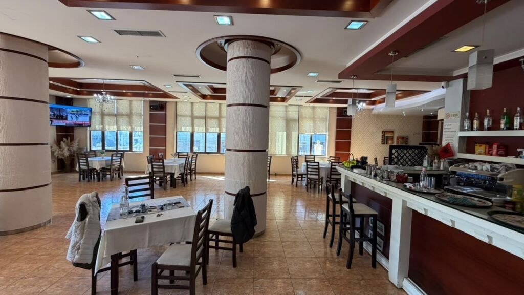 Commercial space for rent in Porcelan, Tirana, 200 m². Photo 3 of 3