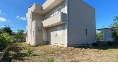 Vilë 2+1 në shitje në Sukth, Durrës, 270 m². Foto 3 nga 4