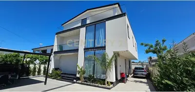 Vilë në shitje në Plazh, Durrës, 325 m². Foto 6 nga 12