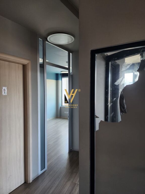 Zyrë me qera në Rruga e Kavajës, Tiranë, 230 m². Foto 2 nga 3