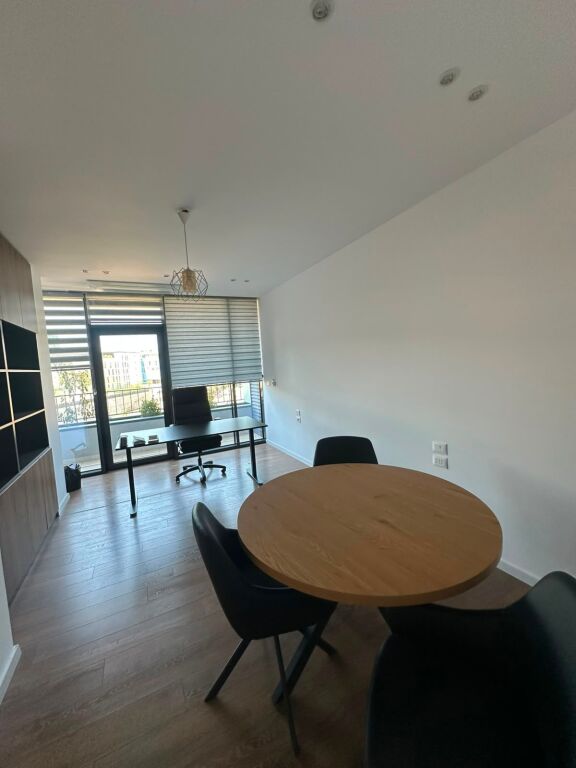 Ufficio in affitto a Lake View Residences, Tirana, 130 m². Foto 3 di 3