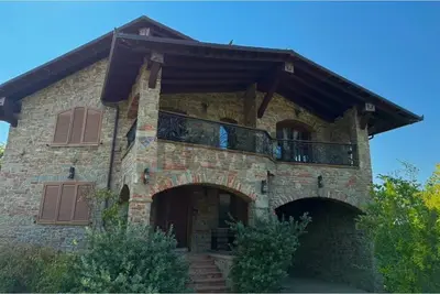 Vilë në shitje në Ndroq, Tiranë, 375 m². Foto 1 nga 6