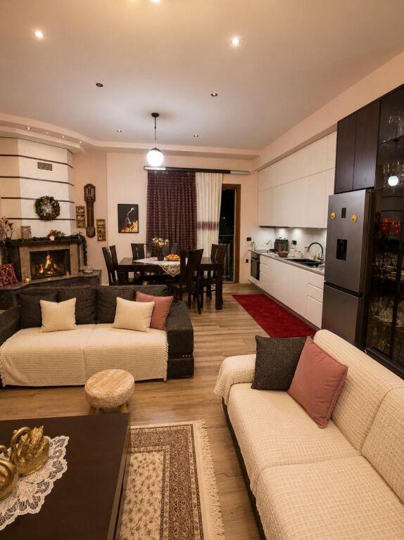 Penthouse 2+1 në shitje në Rruga Mihal Bego, Fier, 220 m². Foto 2 nga 4