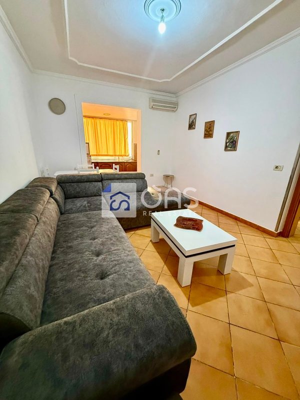 Appartamento 2+1 in affitto a Rruga Bardhyl, Tirana, 80 m²