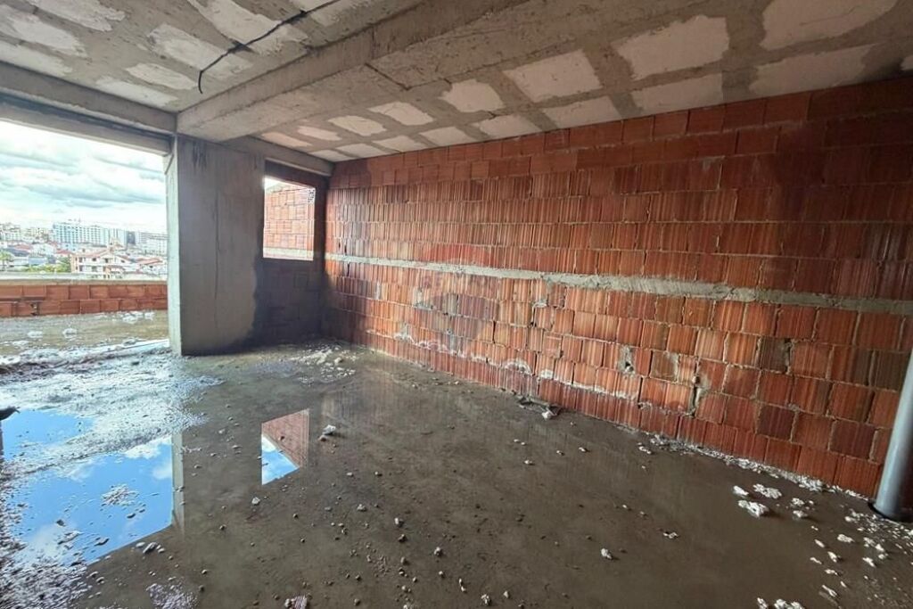 Appartamento in vendita a Kamza, 107 m². Foto 2 di 3