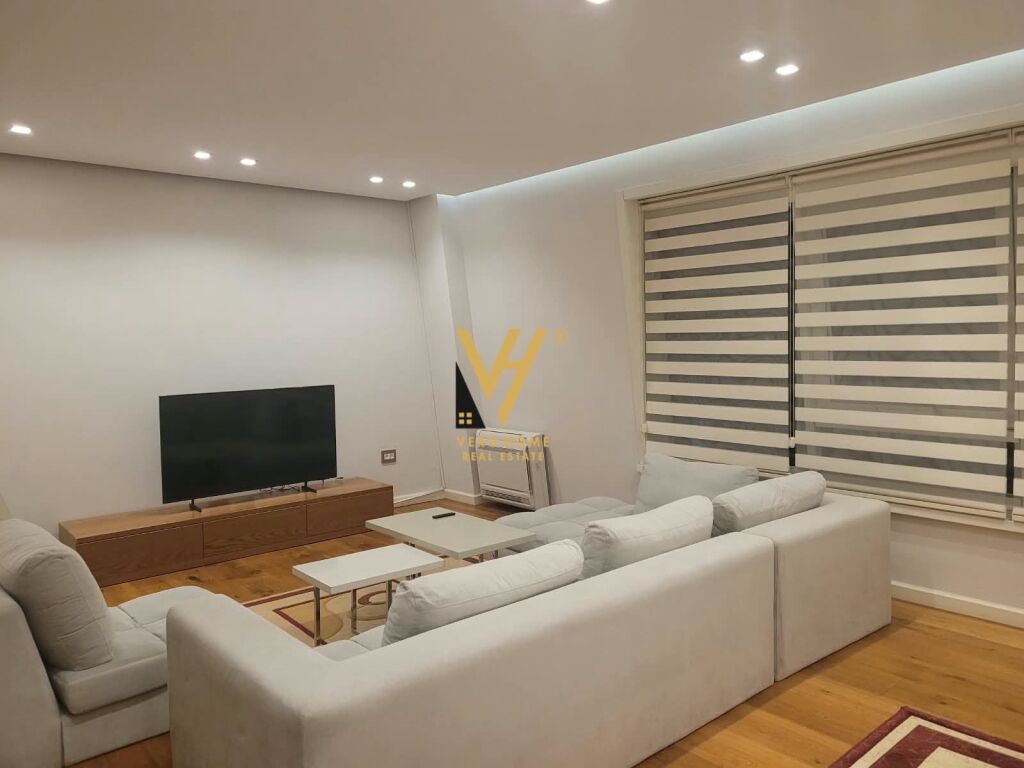 Apartament 4+1 me qera në Blloku, Tiranë, 160 m²