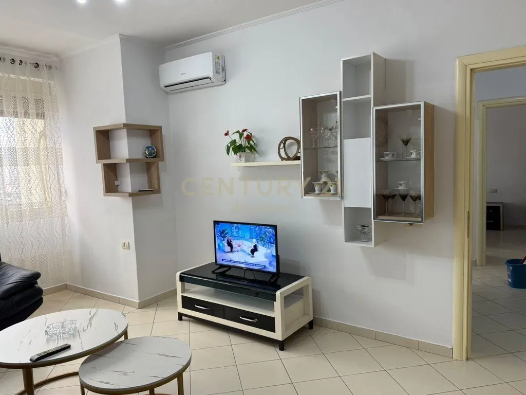 Apartament 2+1 me qera në Rruga Mujo Ulqinaku, Durrës, 87 m². Foto 1 nga 10