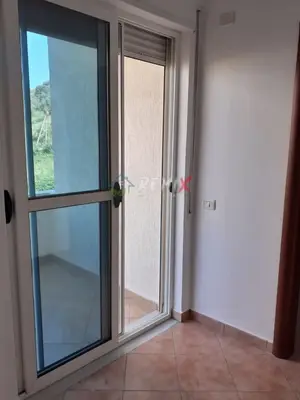 Apartament 1+1 në shitje në Shkëmbi i Kavajës, Durrës, 70 m². Foto 3 nga 9