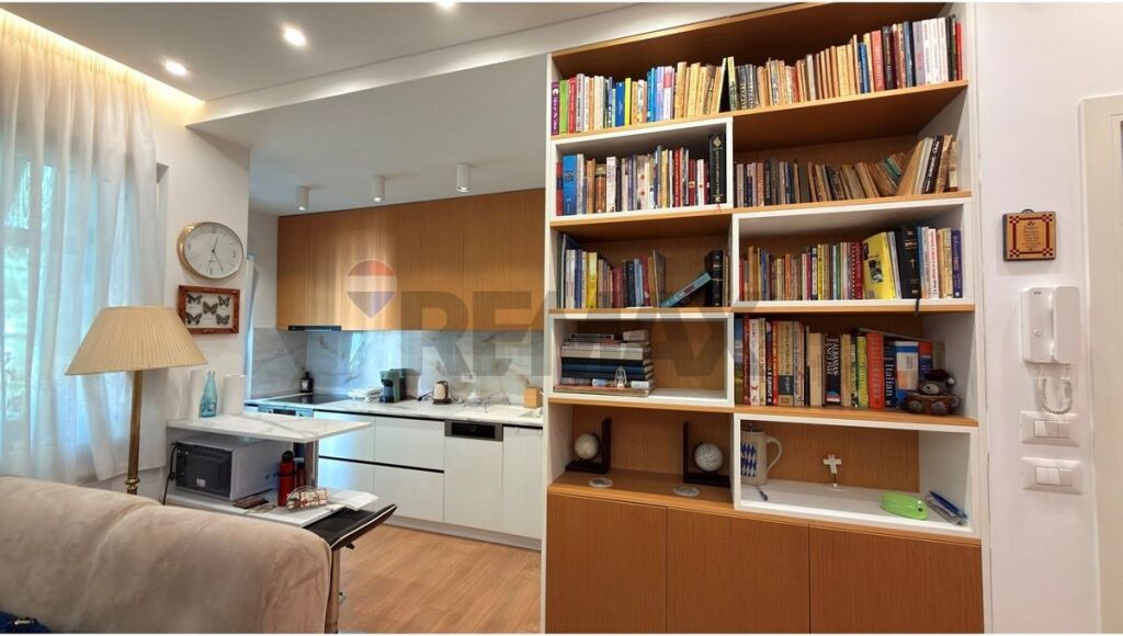 Apartment for rent in Myslym Shyri, Tirana, 103 m². Photo 3 of 3