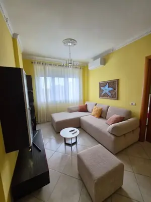 Apartament 1+1 me qera në Unaza e Re, Tiranë, 60 m². Foto 1 nga 12