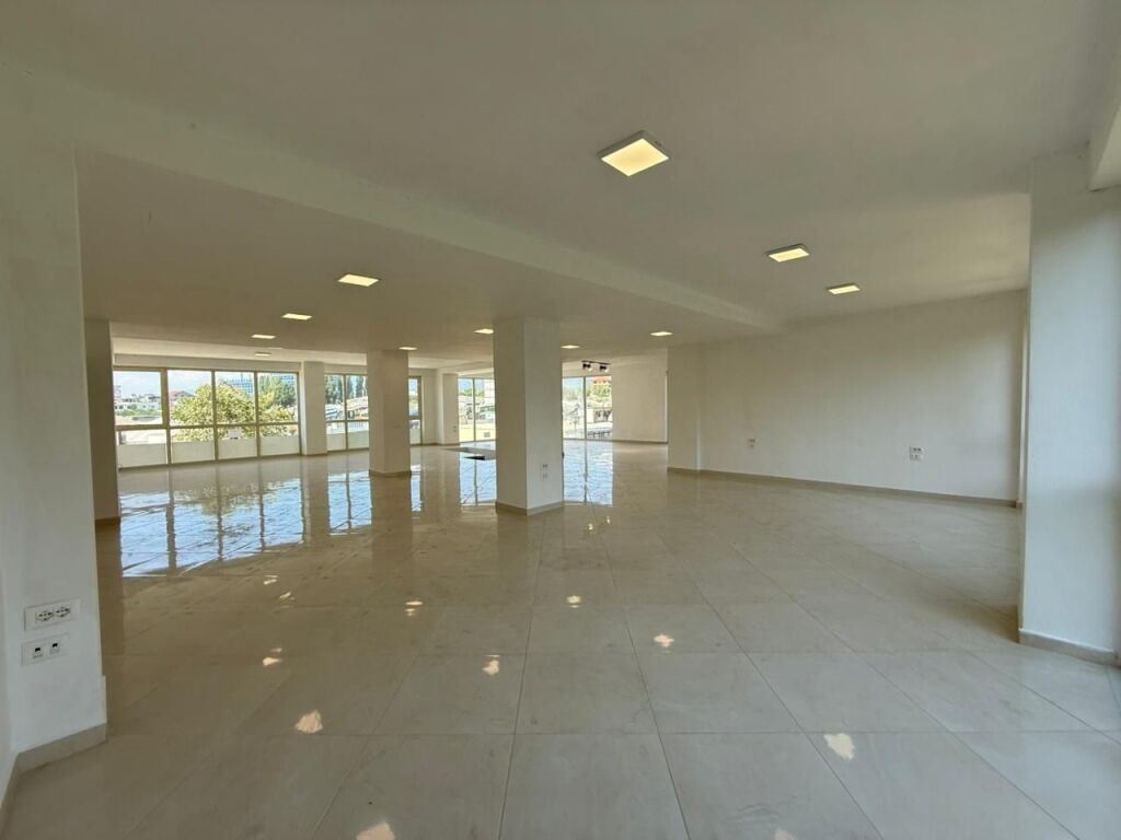 Shop for rent in Jordan Misja, Tirana, 260 m². Photo 3 of 3
