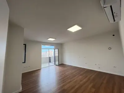 Ufficio in affitto a Rruga Jeronim de Rada, Tirana, 135 m². Foto 5 di 10