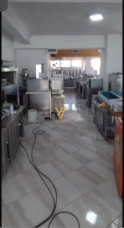 Ambient biznesi me qera në Yzberisht, Tiranë, 240 m²
