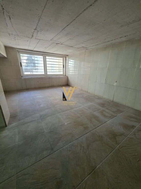 Dyqan në shitje në Sheshi Uillson, Tiranë, 80 m². Foto 2 nga 3