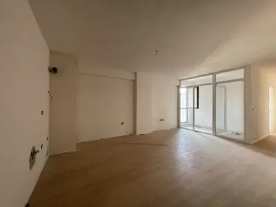 Apartament 2+1 në shitje në Ish Fusha e Aviacionit, Tiranë, 92 m². Foto 3 nga 9