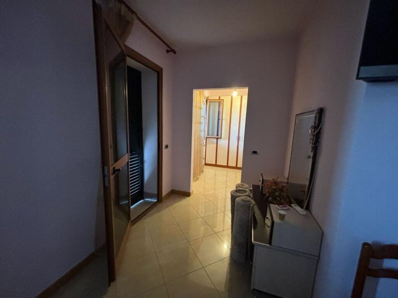 Vilë garsoniere në shitje në Marikaj, Tiranë, 300 m². Foto 3 nga 12