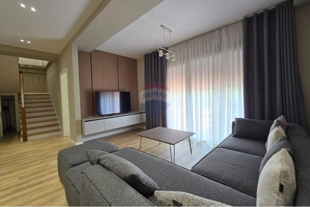 Duplex for sale in Liqeni i Thatë, Tirana, 215 m². Photo 2 of 3