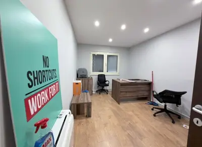 Ufficio in affitto a Rruga e Kavajës, Tirana, 110 m². Foto 4 di 8