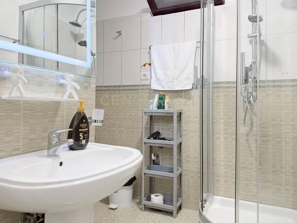 Appartamento 3+1 in affitto a Lulishtja 1 Maji, Tirana, 105 m². Foto 1 di 10